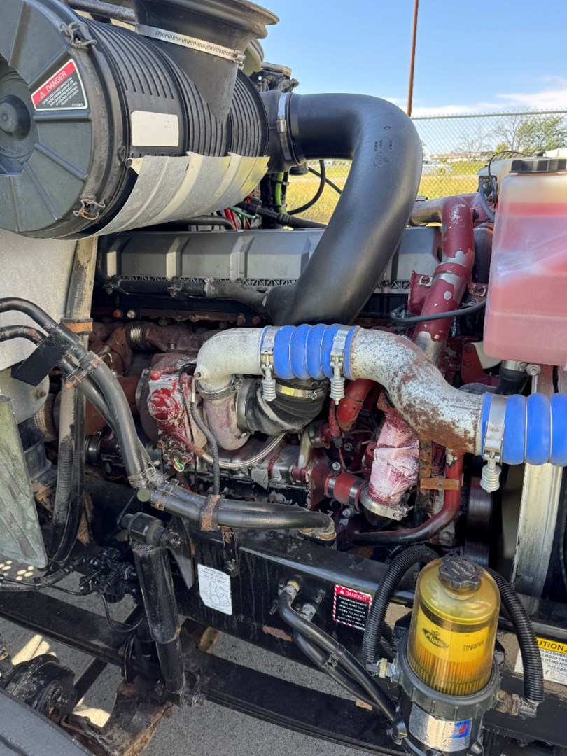 2016 MACK CXU613 - USED TRUCKS DAY CAB - image 10